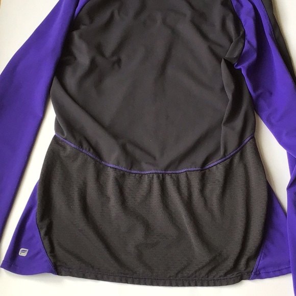 Fabletics Athletic Long Sleeve - Picture 8 of 9